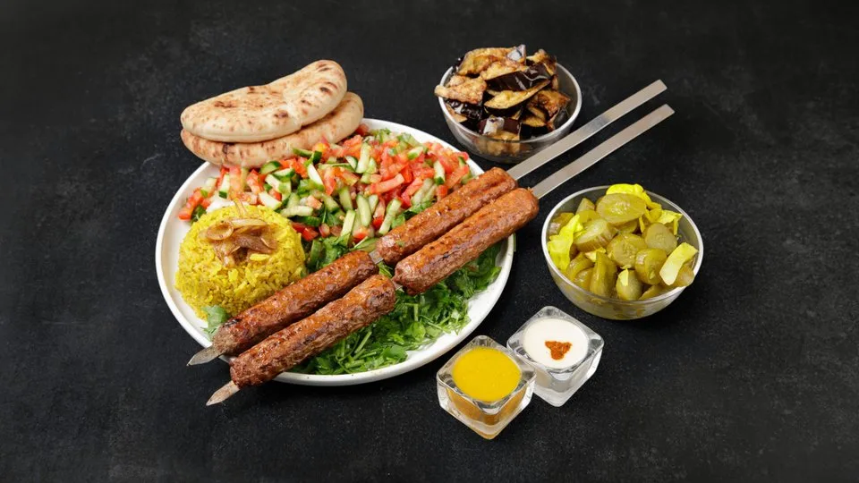 4 יחידות מרגז בצלחת + 2 תוספות