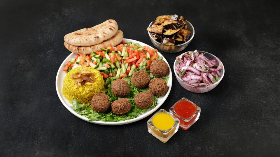 פלאפל בצלחת + 2 תוספות🌱